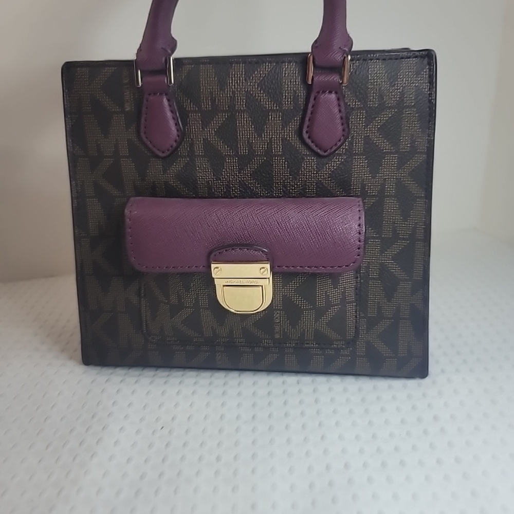 Michael Kors Purple Trim Signature MK Tote - Picture 4 of 7